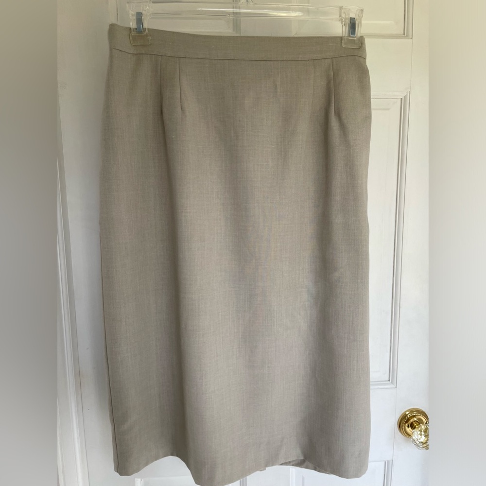 Vintage beige skirt by Christy girl size 18